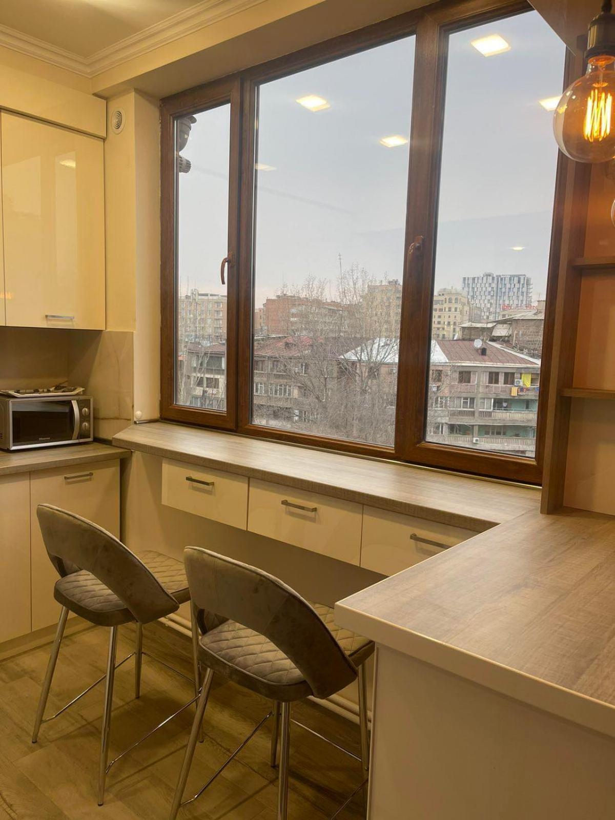 Republic Square Apartment Erévan Extérieur photo